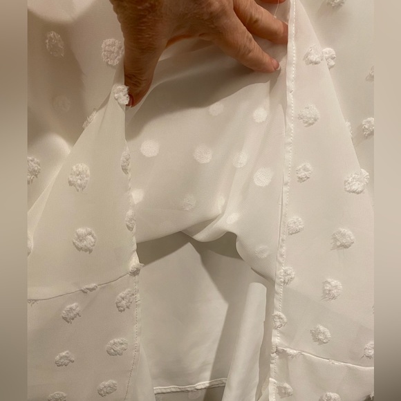 Blooming Jelly White Ladies Large Chiffon Top - Picture 4 of 5